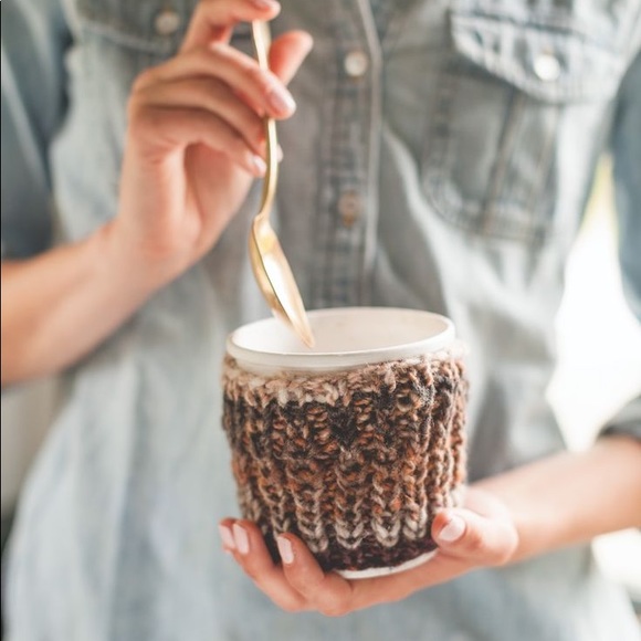 Magpies, Homebodies, and Nomads: A Modern Knitter’s Hardback Guide Book - Picture 12 of 16